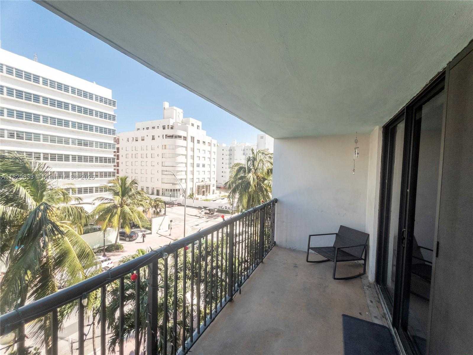 Small Image of 1800 COLLINS AVE #5C, Miami Beach Number 14