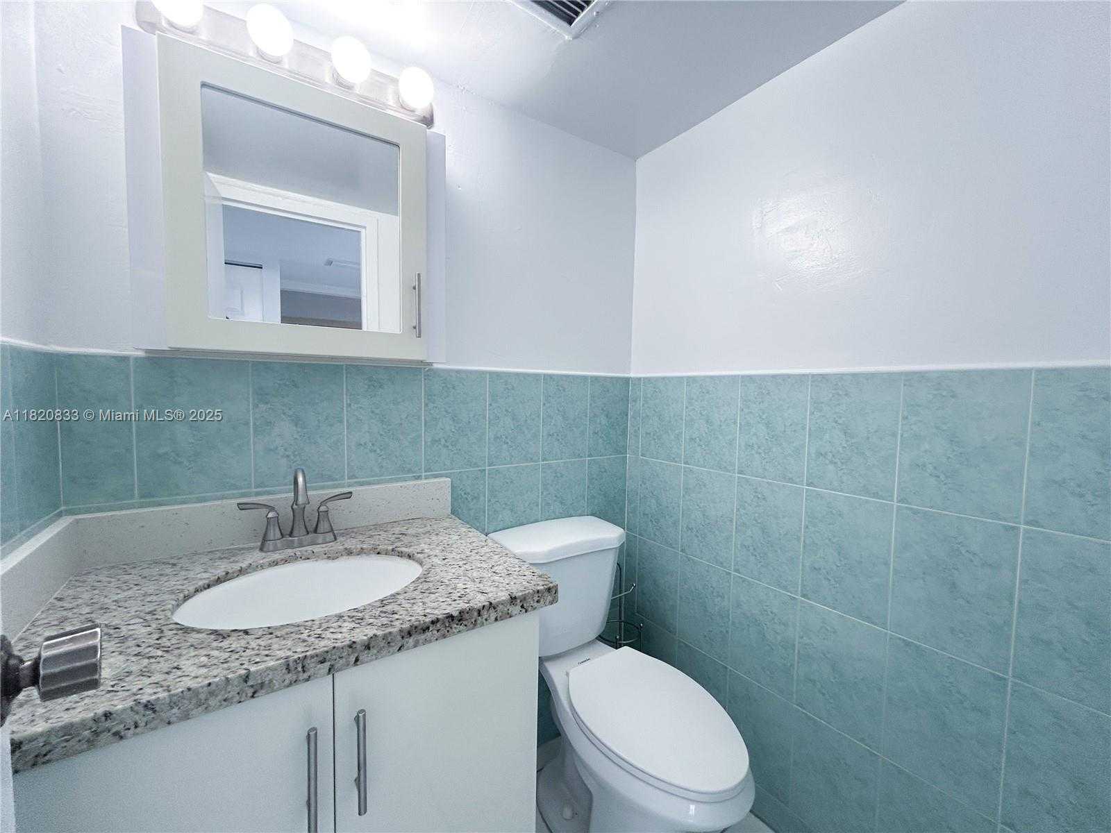 Small Image of 1800 COLLINS AVE #5C, Miami Beach Number 6