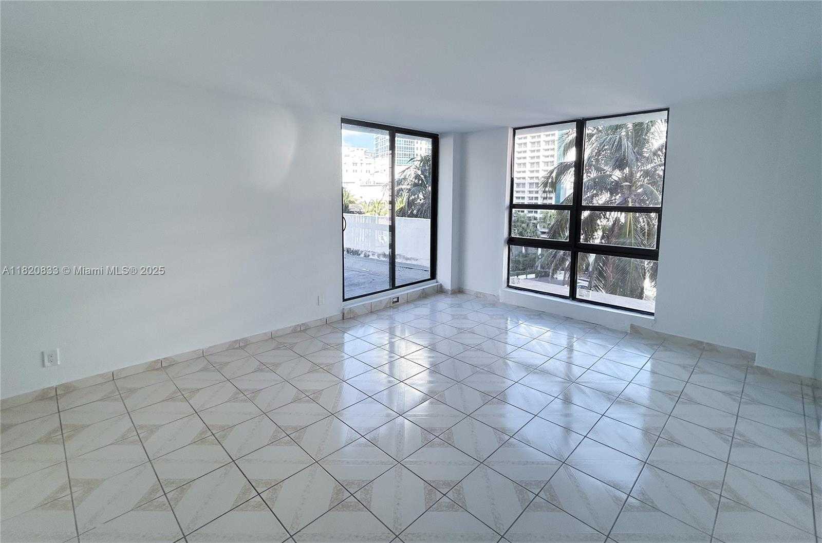 Small Image of 1800 COLLINS AVE #5C, Miami Beach Number 9