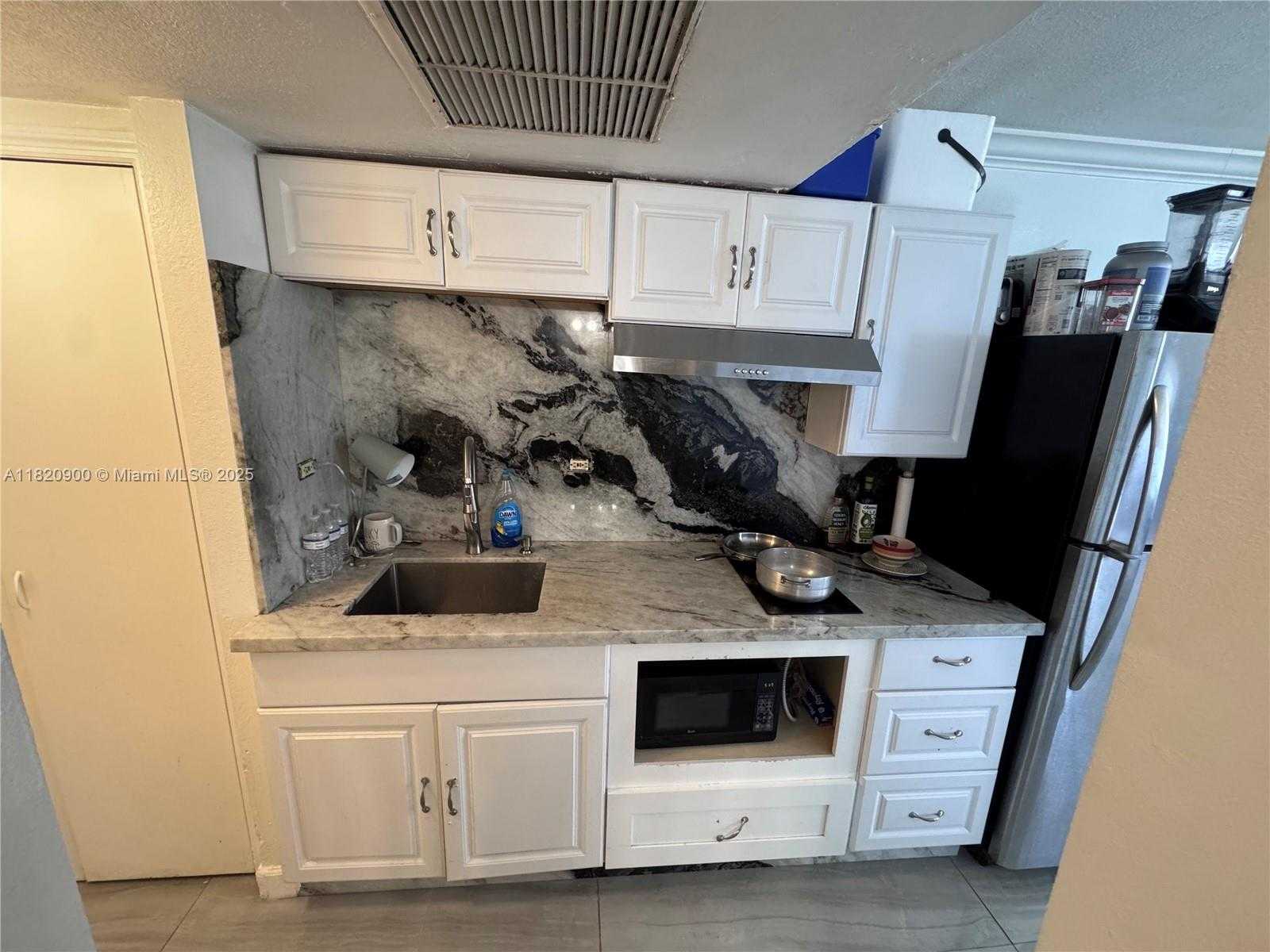 Small Image of 19201 NORTH COLLINS AVE #826, Sunny Isles Beach Number 34
