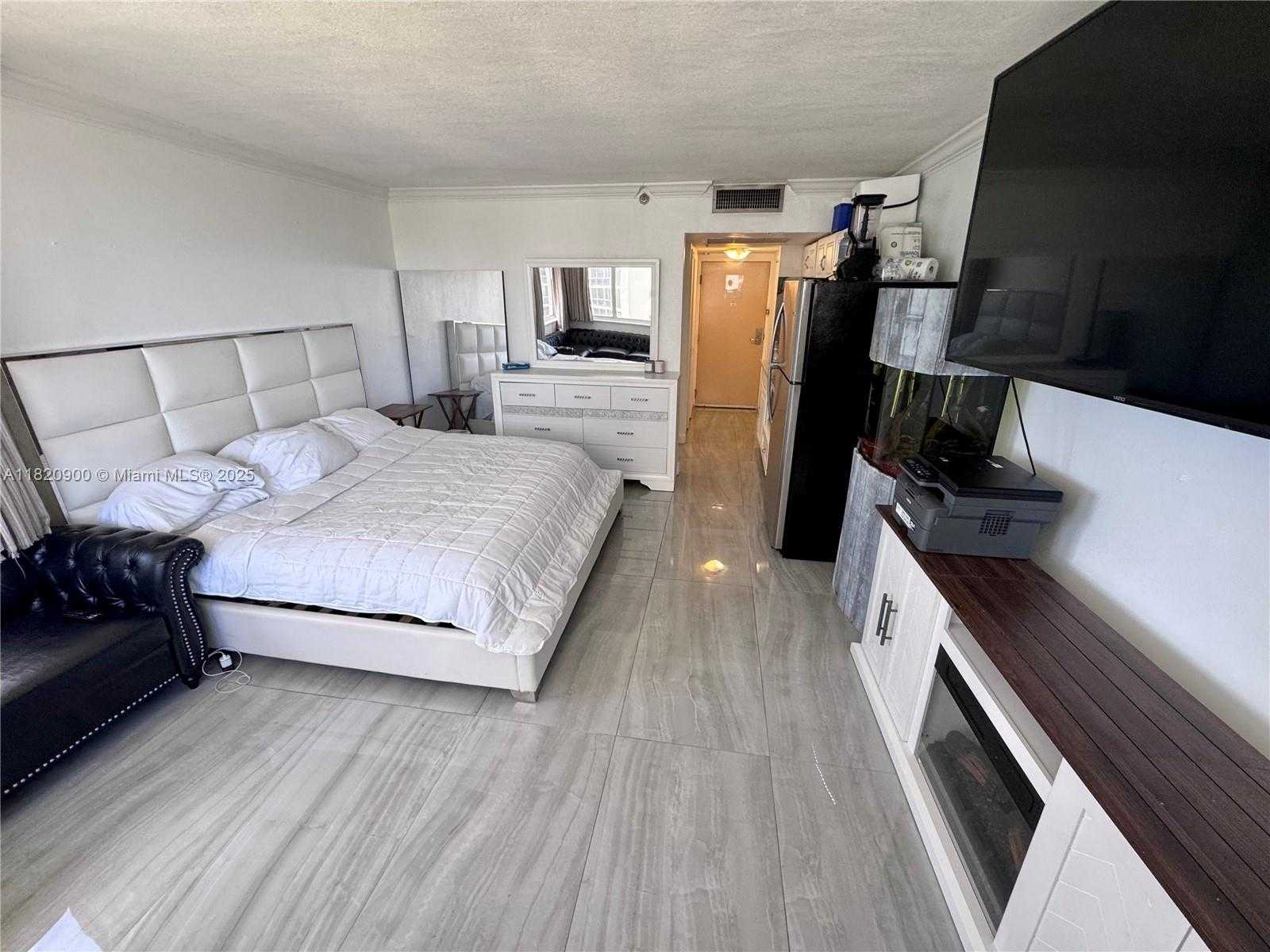Small Image of 19201 NORTH COLLINS AVE #826, Sunny Isles Beach Number 42