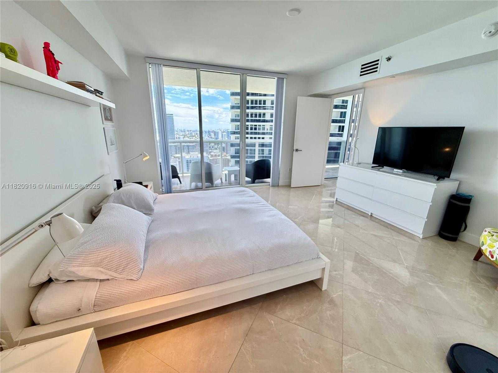 Small Image of 1830 SOUTH OCEAN DR #3604, Hallandale Beach Number 13