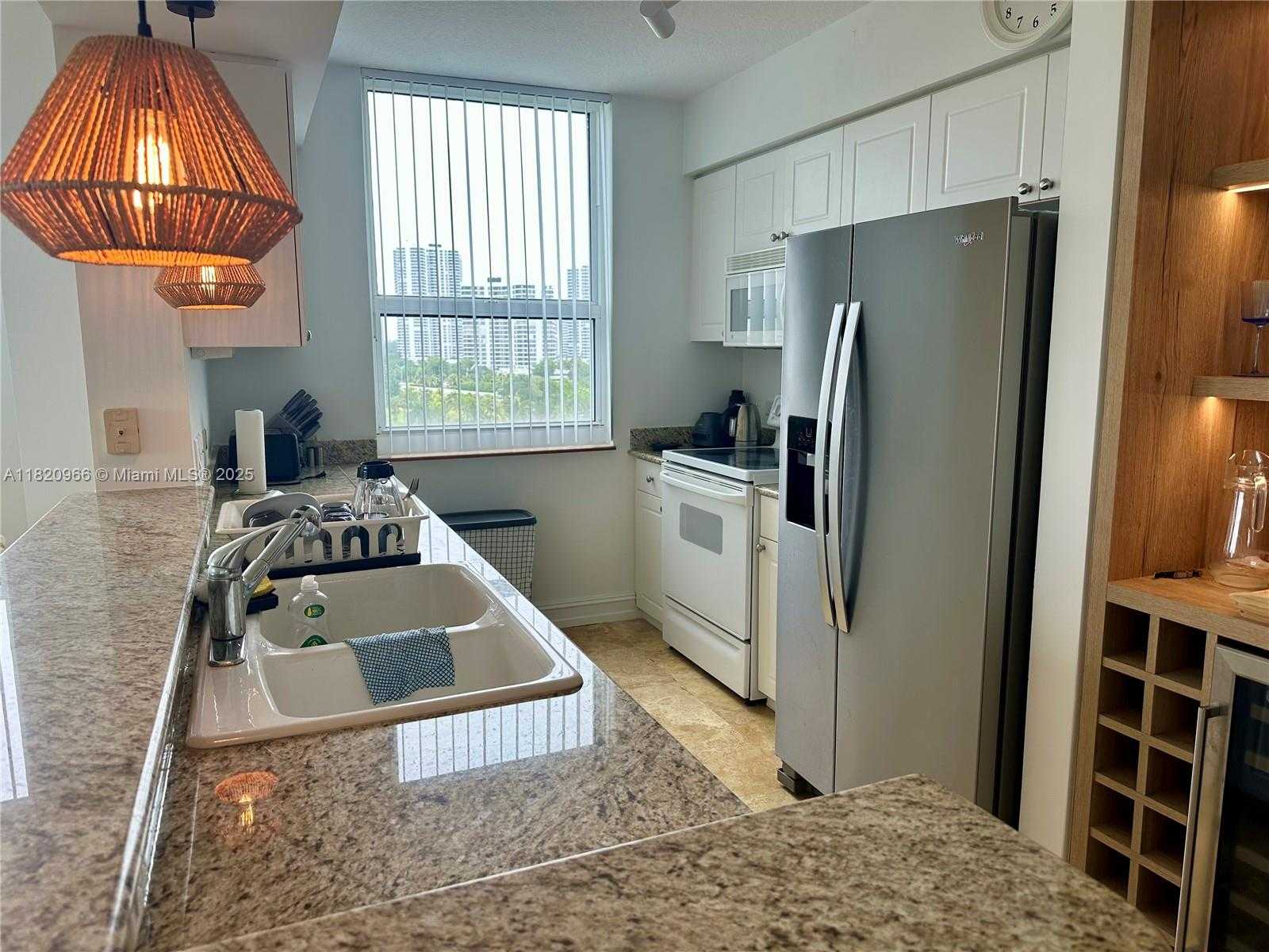 Small Image of 19501 WEST COUNTRY CLUB DR #914, Aventura Number 11
