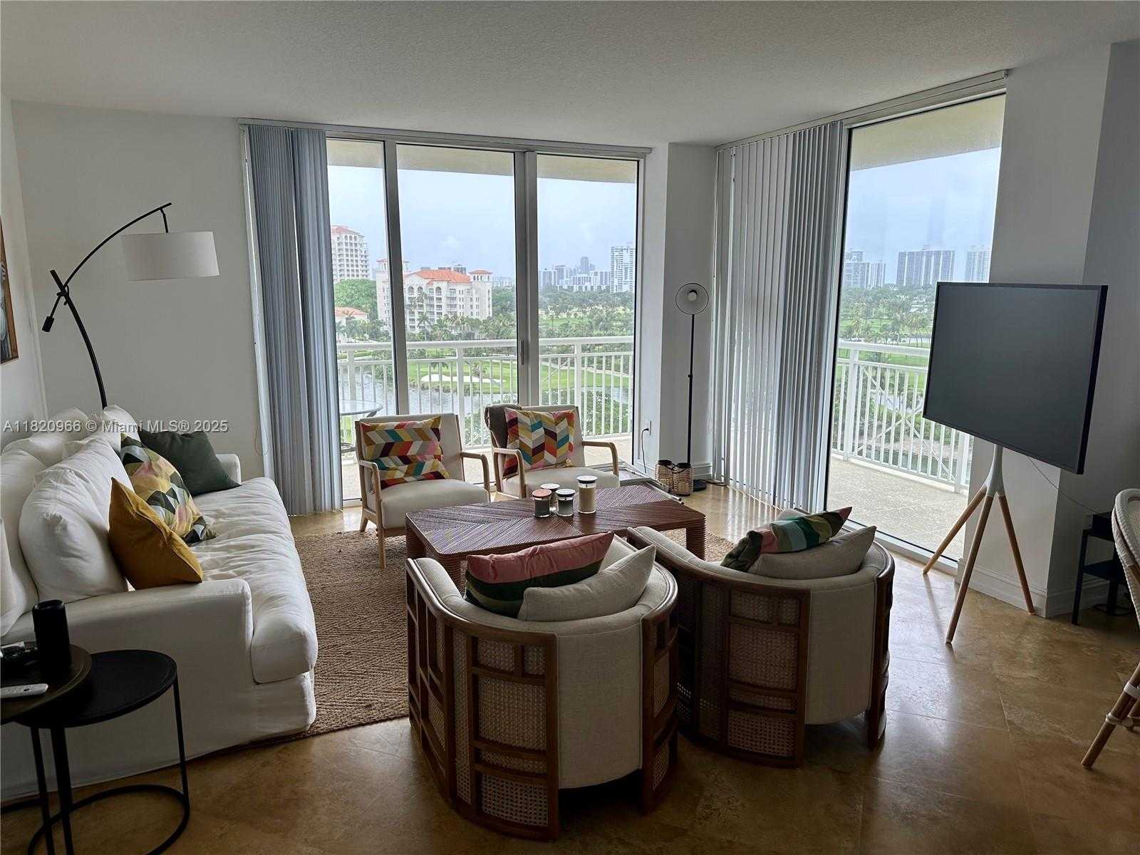 Small Image of 19501 WEST COUNTRY CLUB DR #914, Aventura Number 16