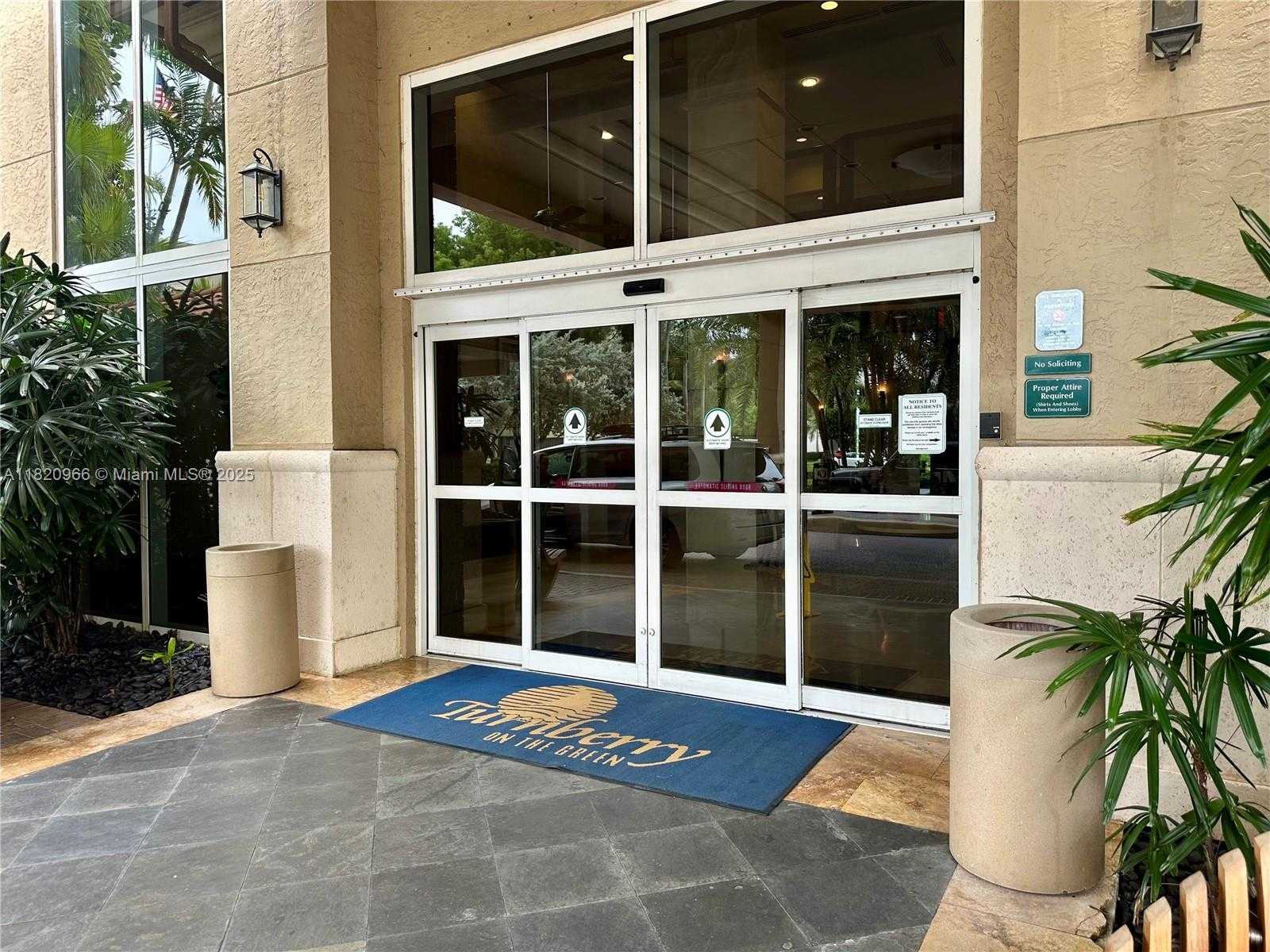 Small Image of 19501 WEST COUNTRY CLUB DR #914, Aventura Number 2