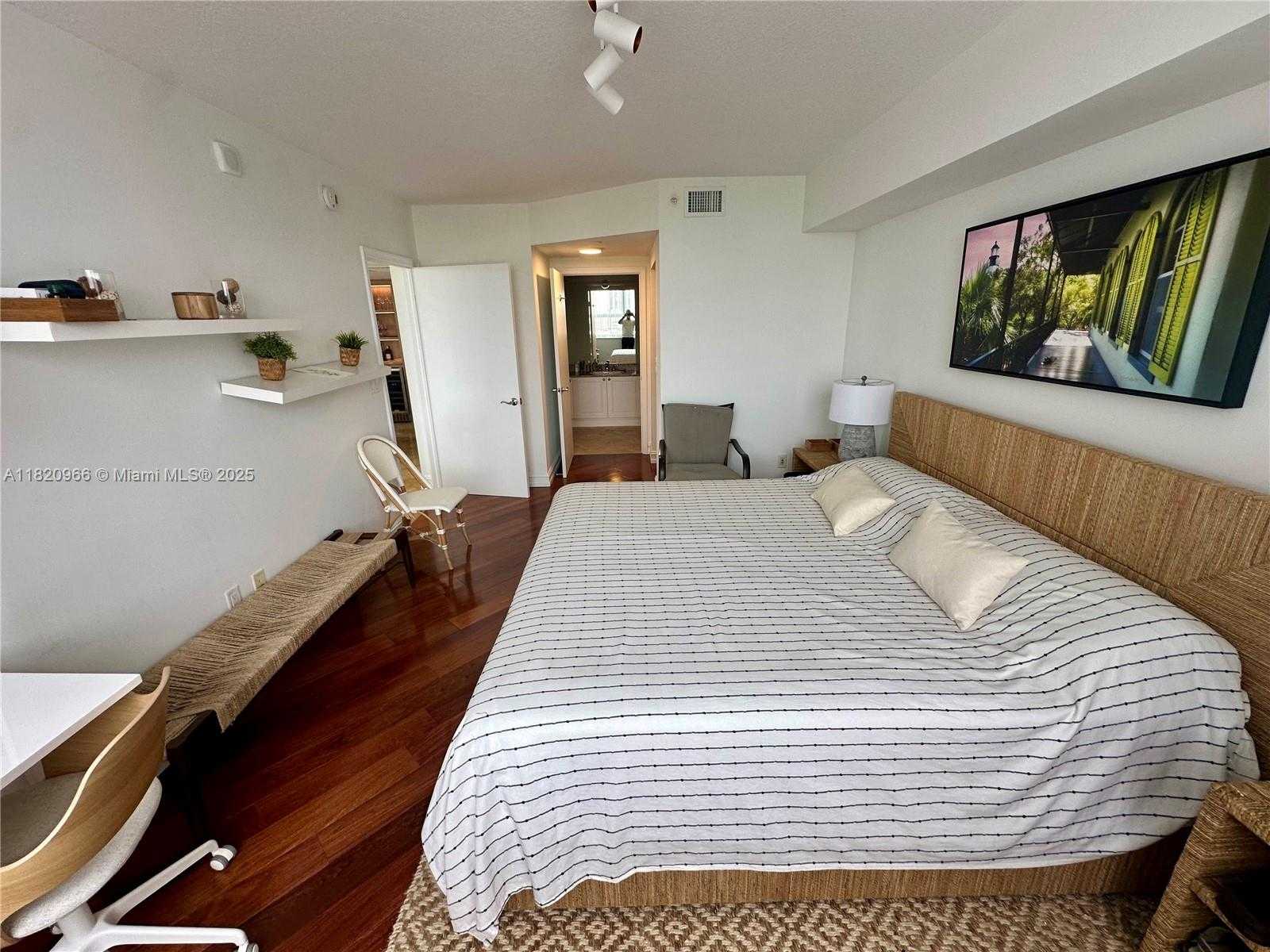 Small Image of 19501 WEST COUNTRY CLUB DR #914, Aventura Number 25