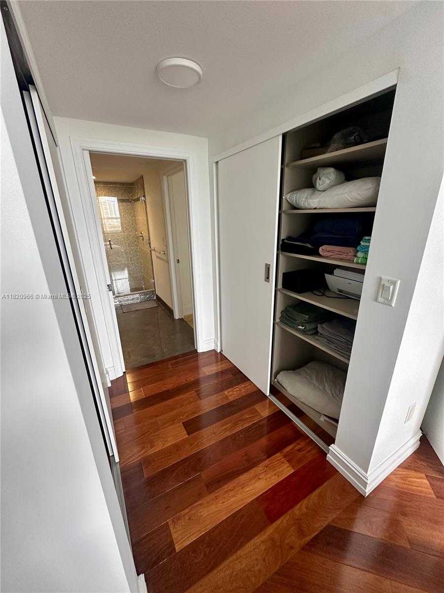 Small Image of 19501 WEST COUNTRY CLUB DR #914, Aventura Number 31