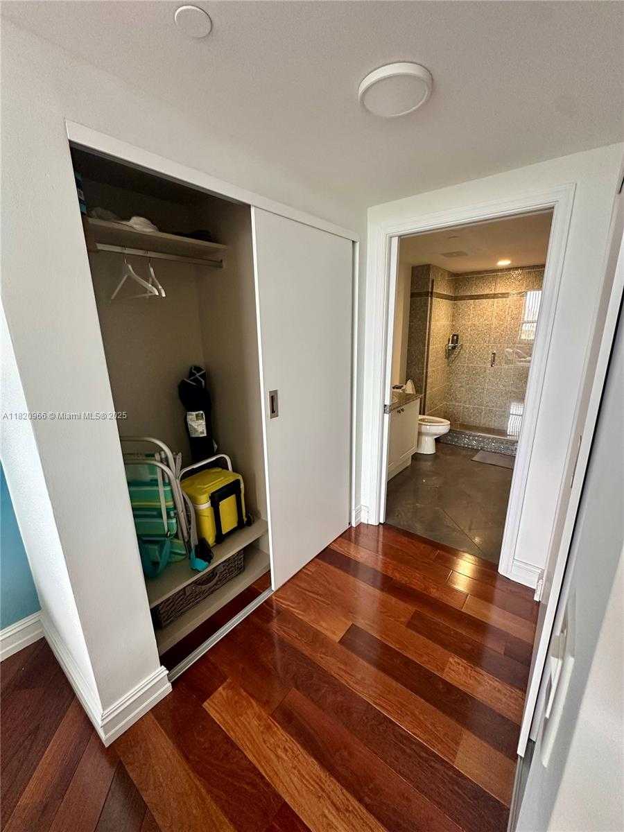 Small Image of 19501 WEST COUNTRY CLUB DR #914, Aventura Number 32