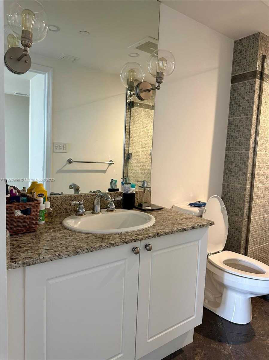 Small Image of 19501 WEST COUNTRY CLUB DR #914, Aventura Number 34