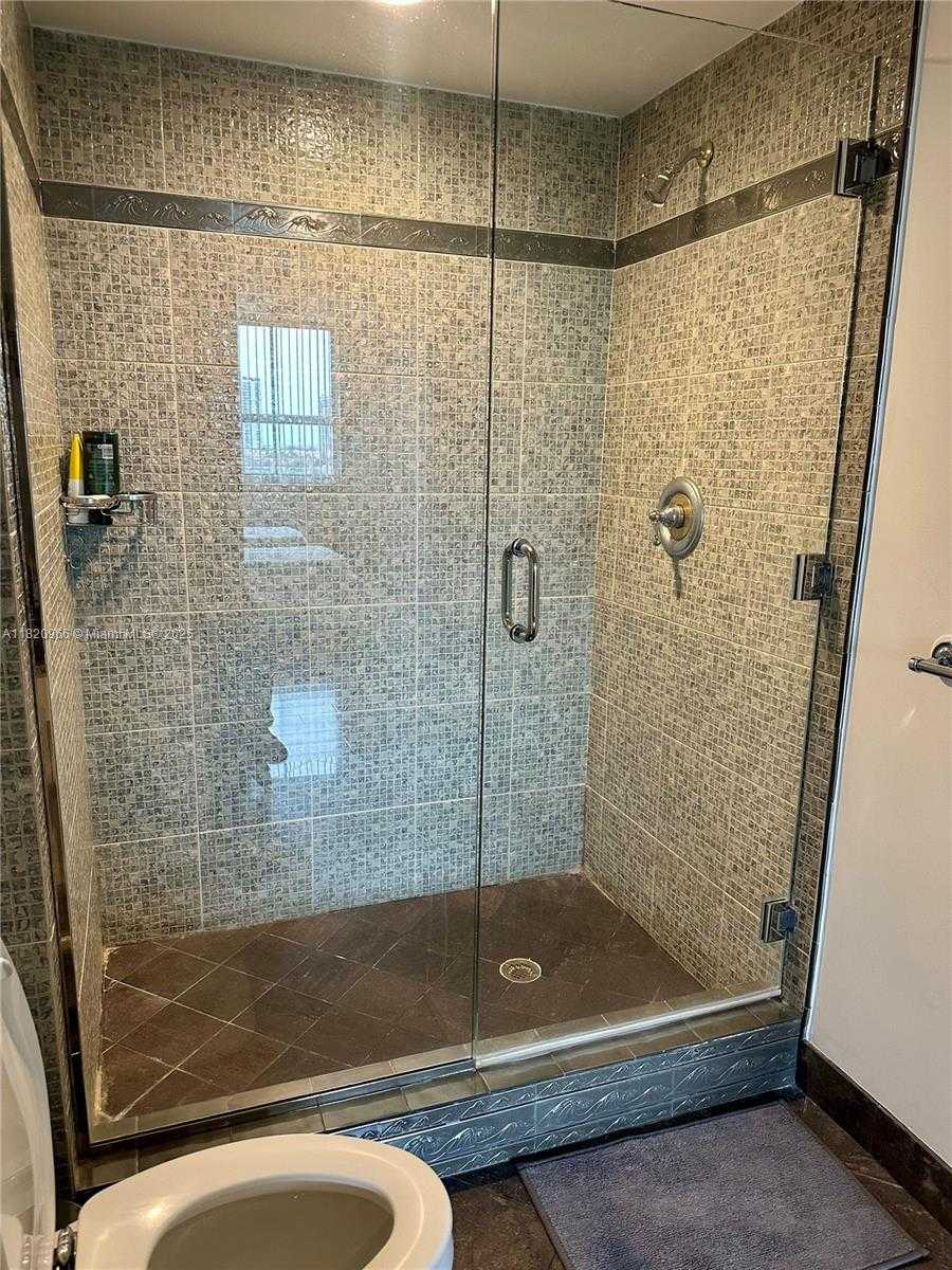Small Image of 19501 WEST COUNTRY CLUB DR #914, Aventura Number 35