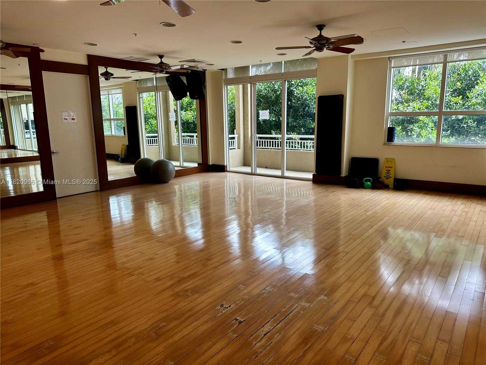 Small Image of 19501 WEST COUNTRY CLUB DR #914, Aventura Number 45