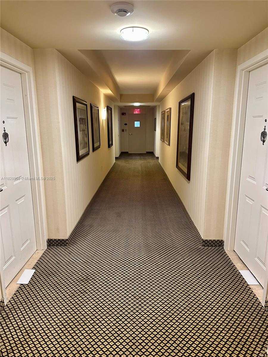 Small Image of 19501 WEST COUNTRY CLUB DR #914, Aventura Number 7