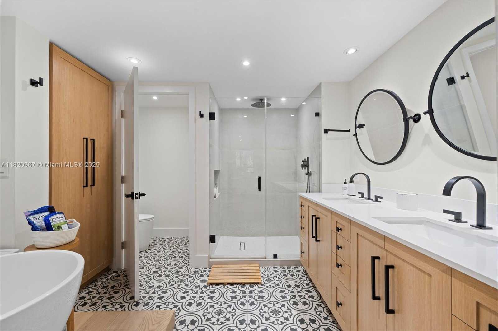Small Image of 141 CRANDON BLVD #237, Key Biscayne Number 17