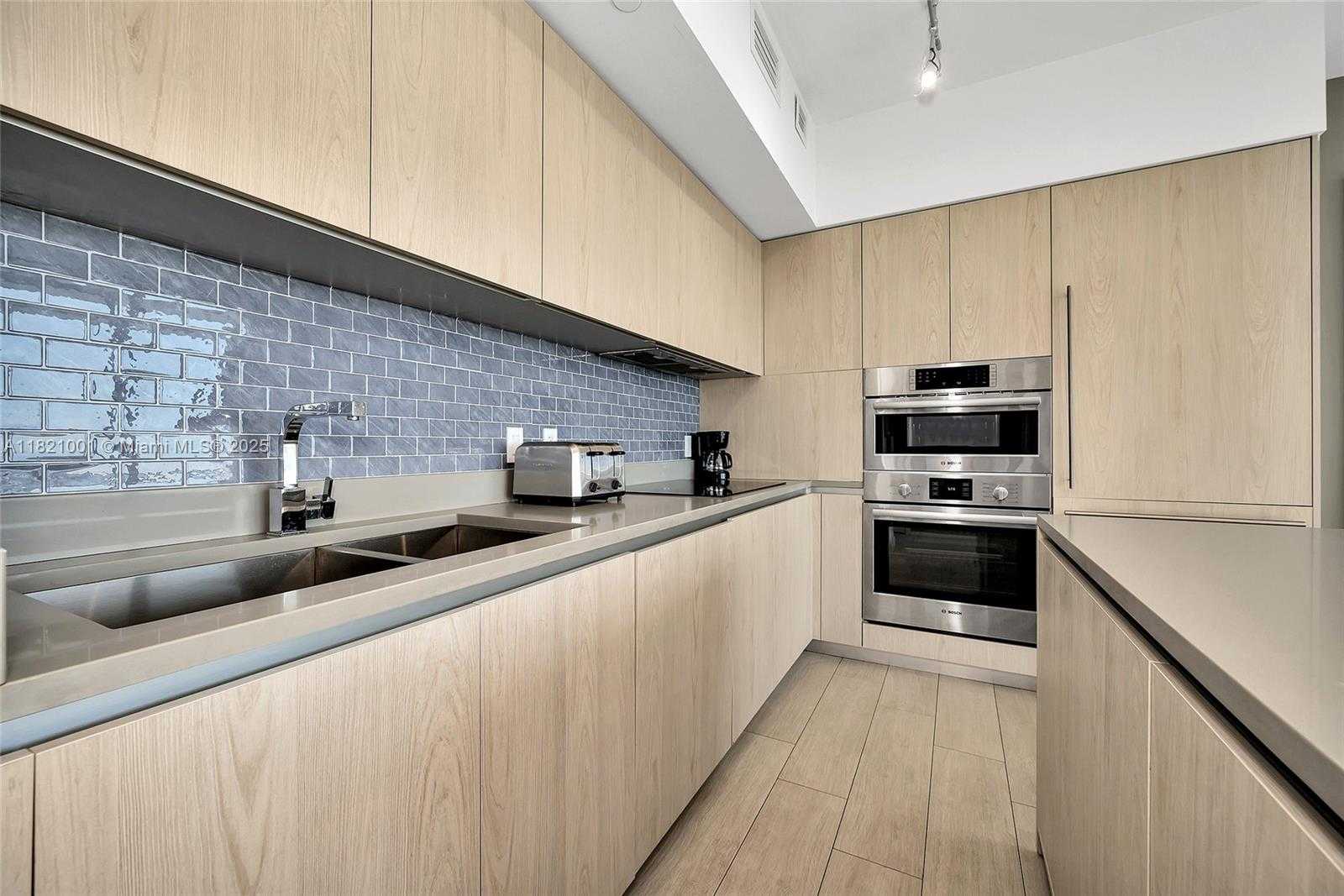Small Image of 4010 NORTH OCEAN DR #T3706, Hollywood Number 11