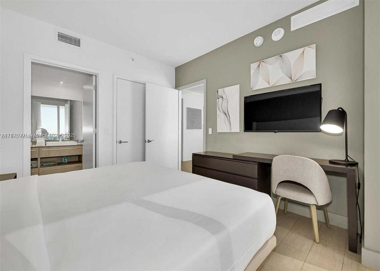 Small Image of 4010 NORTH OCEAN DR #T3706, Hollywood Number 46