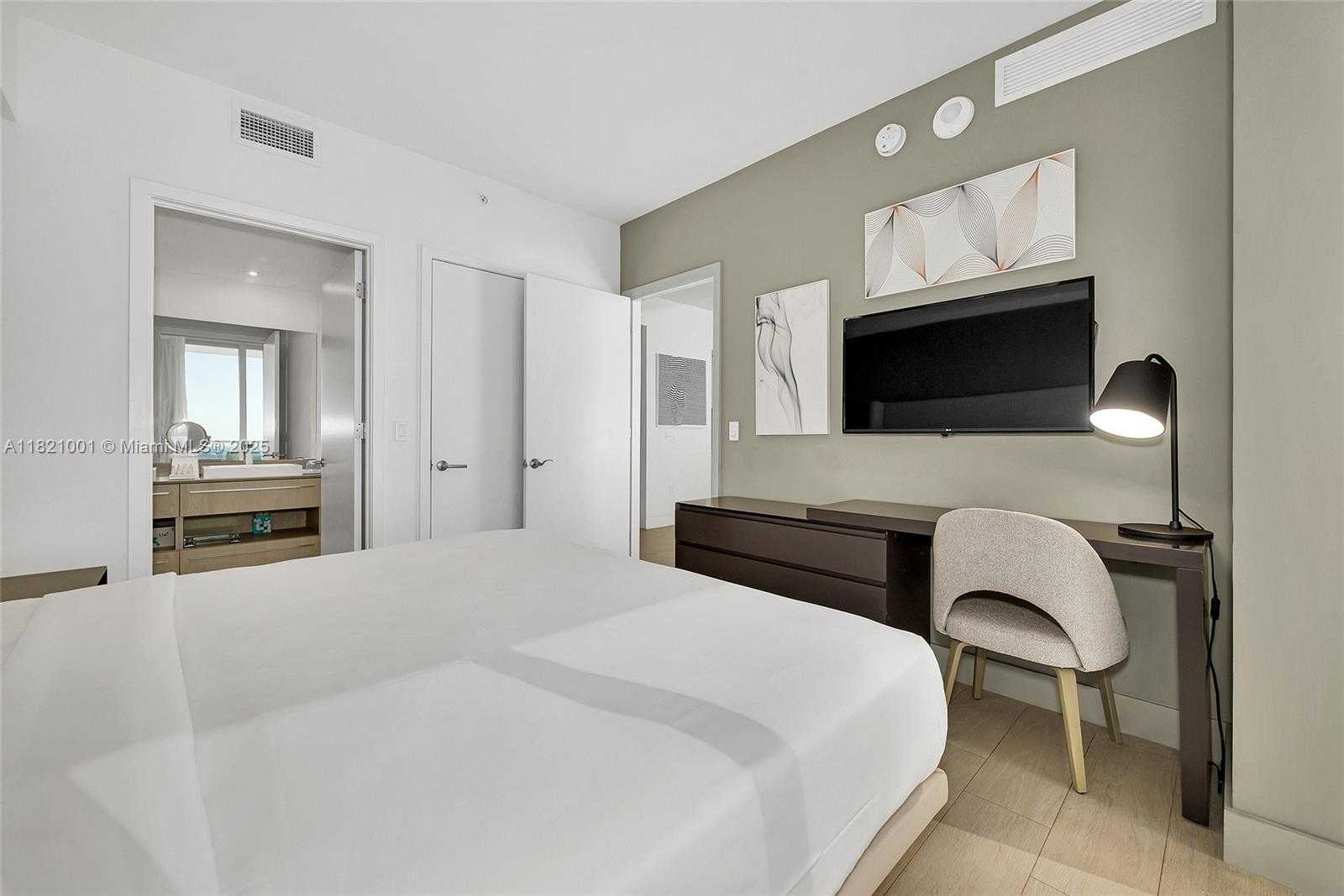 Small Image of 4010 NORTH OCEAN DR #T3706, Hollywood Number 6