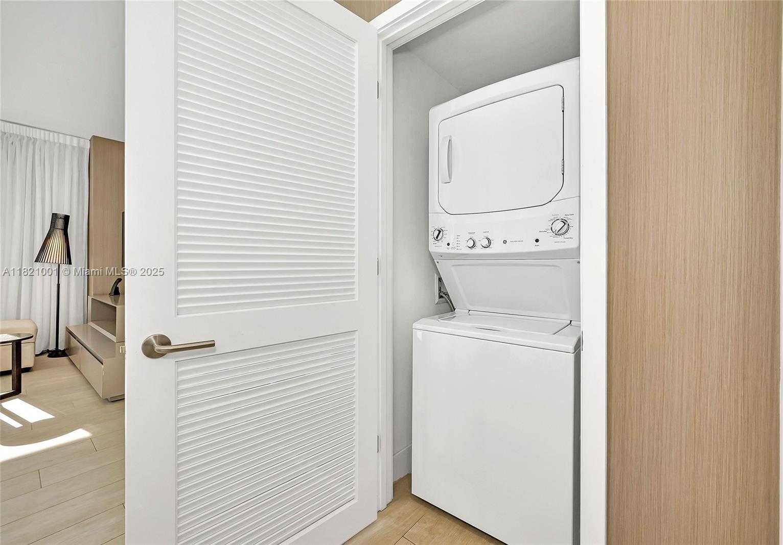 Small Image of 4010 NORTH OCEAN DR #T3706, Hollywood Number 9