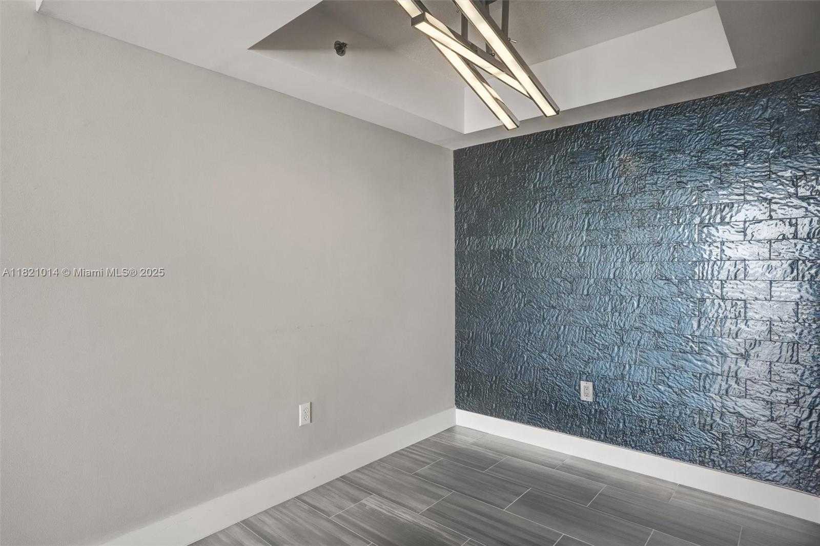 Small Image of 1200 BRICKELL BAY DR #2501, Miami Number 11