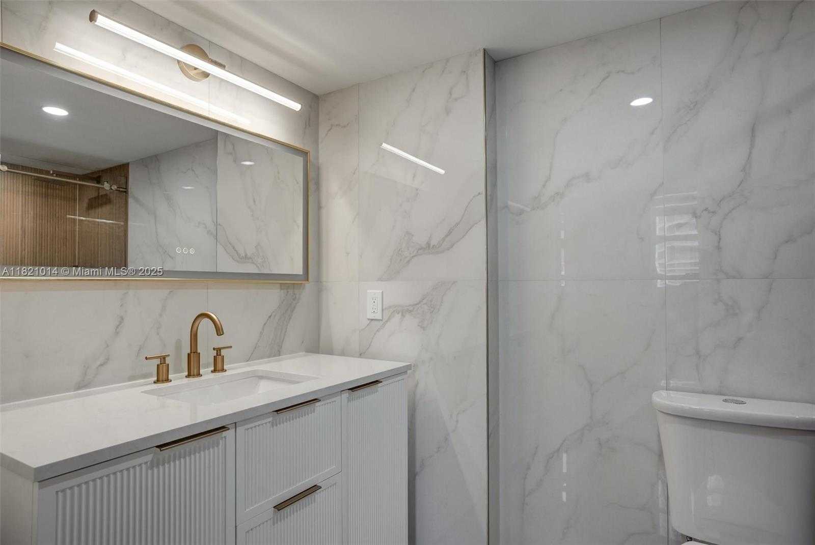 Small Image of 1200 BRICKELL BAY DR #2501, Miami Number 18