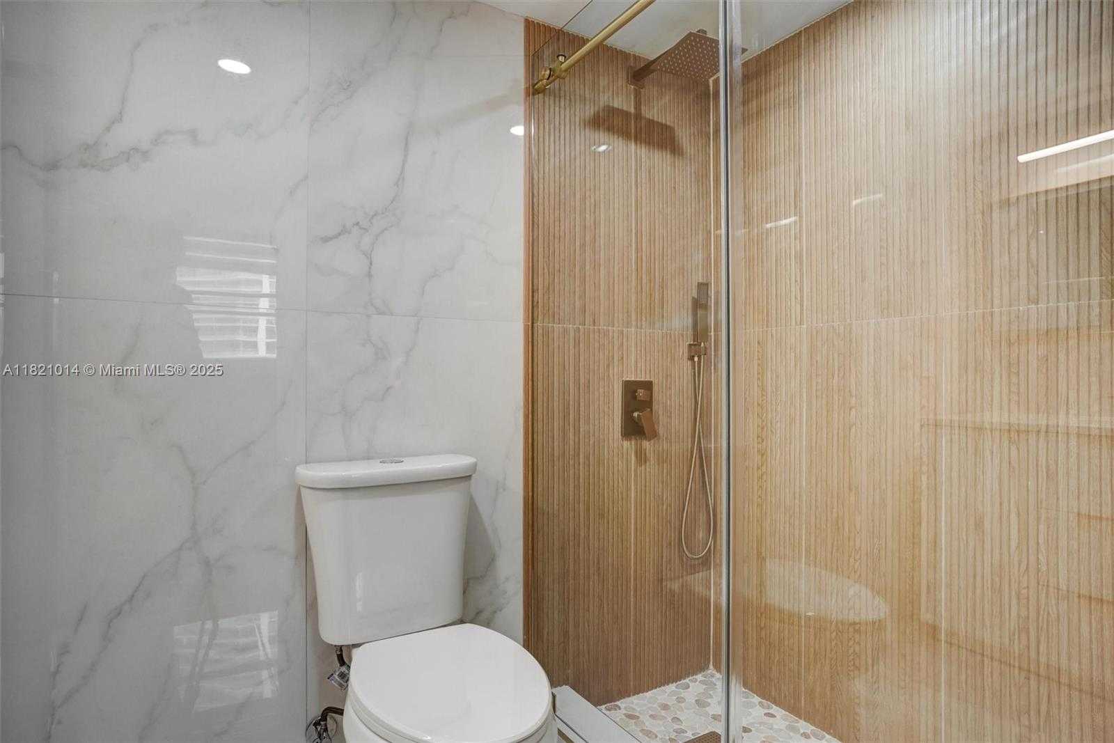 Small Image of 1200 BRICKELL BAY DR #2501, Miami Number 19