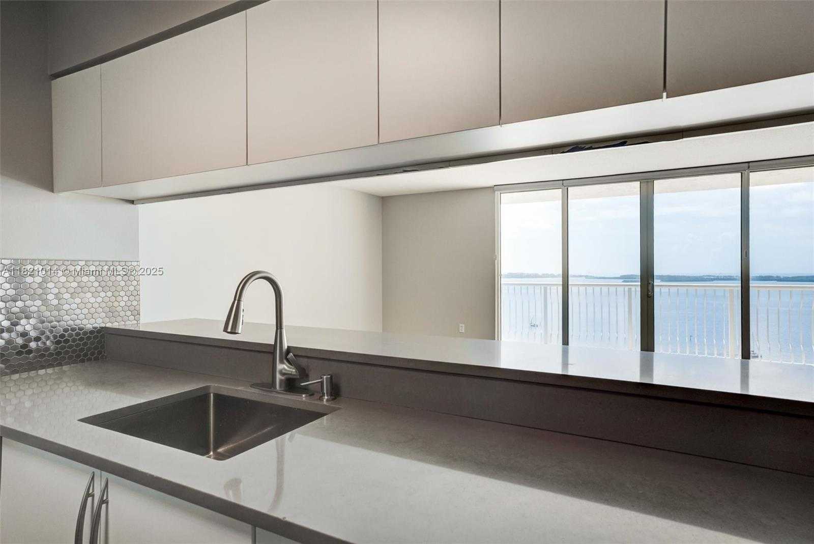 Small Image of 1200 BRICKELL BAY DR #2501, Miami Number 4