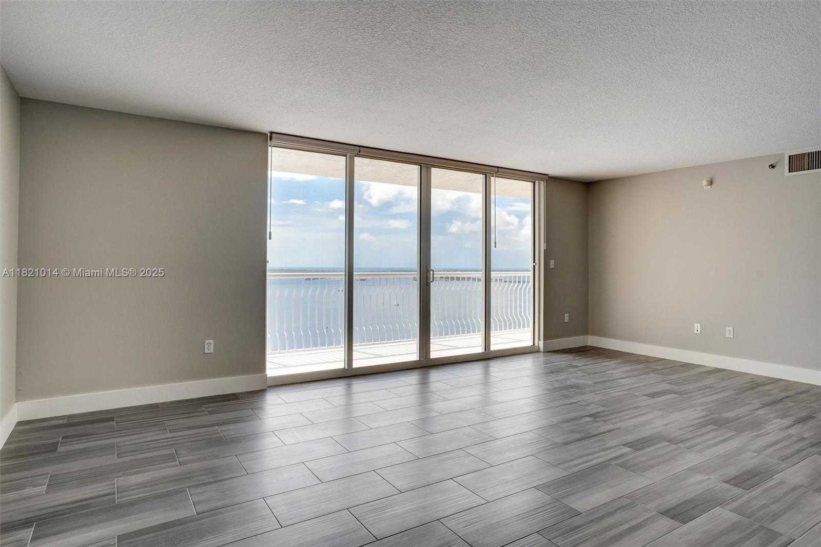 Small Image of 1200 BRICKELL BAY DR #2501, Miami Number 7
