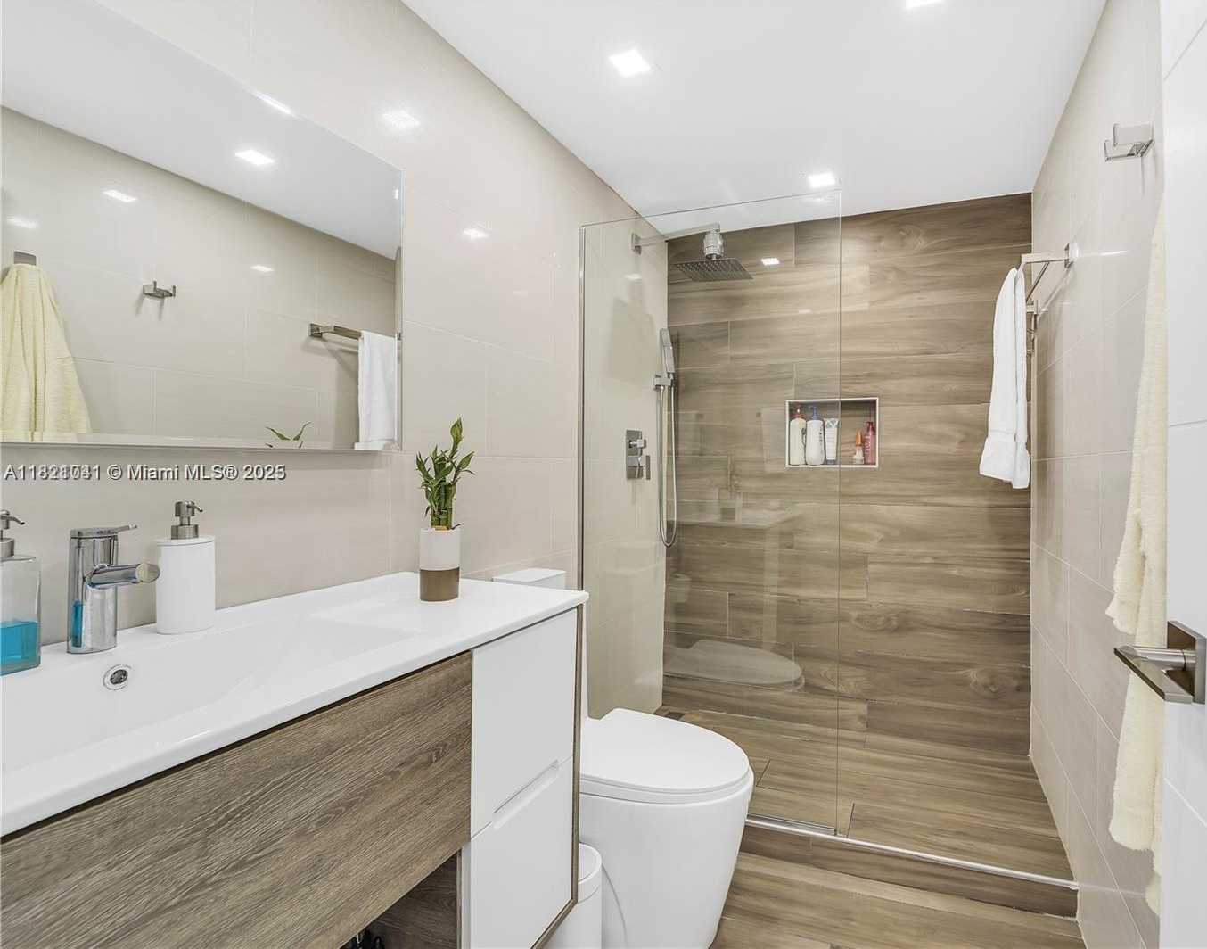 Small Image of 999 BRICKELL BAY DR #711, Miami Number 23