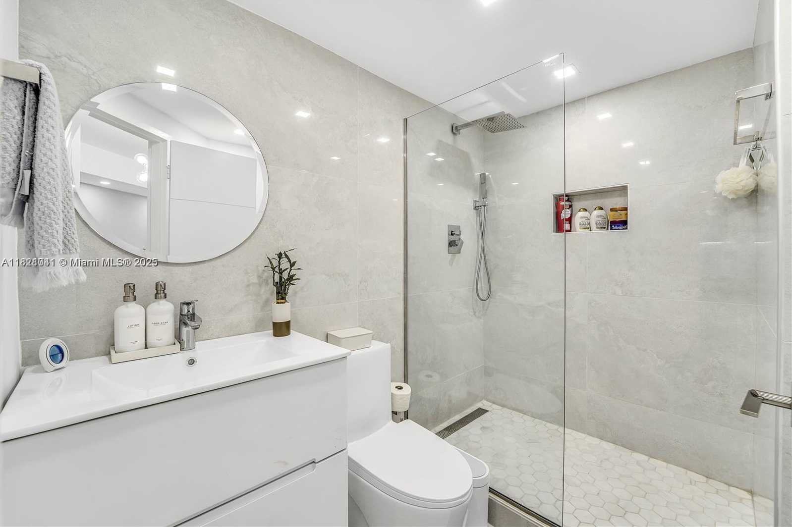 Small Image of 999 BRICKELL BAY DR #711, Miami Number 25