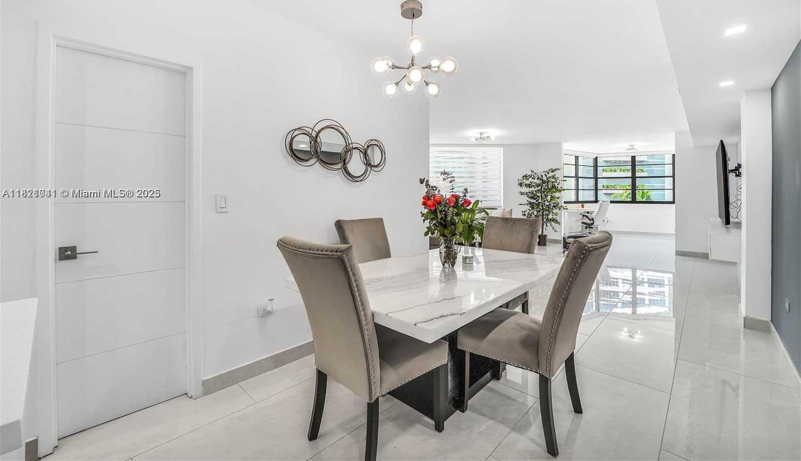 Small Image of 999 BRICKELL BAY DR #711, Miami Number 4