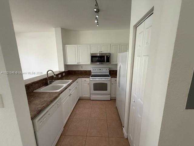 Small Image of 9267 SOUTH WEST 227TH ST #5-8, Cutler Bay Number 14