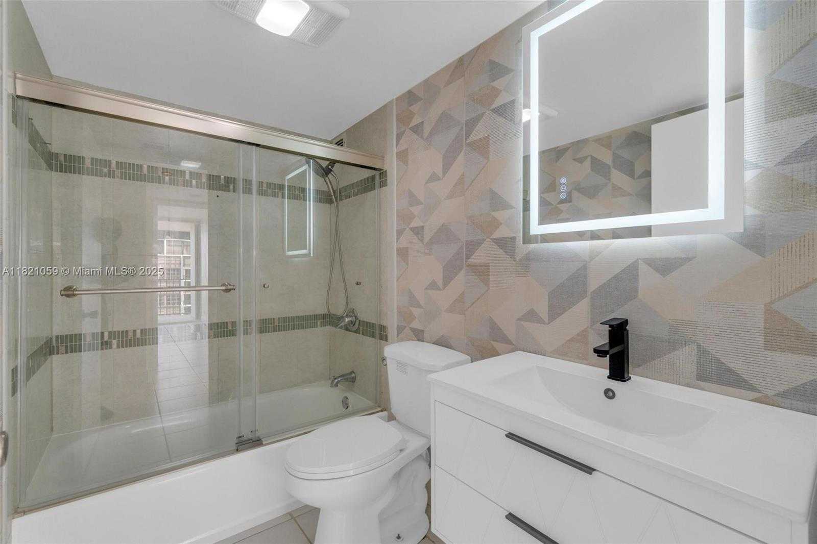 Small Image of 1901 BRICKELL AVE #B1508, Miami Number 16