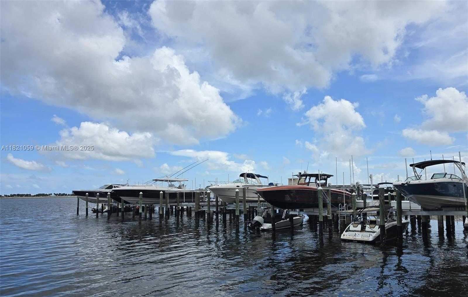 Small Image of 1901 BRICKELL AVE #B1508, Miami Number 42