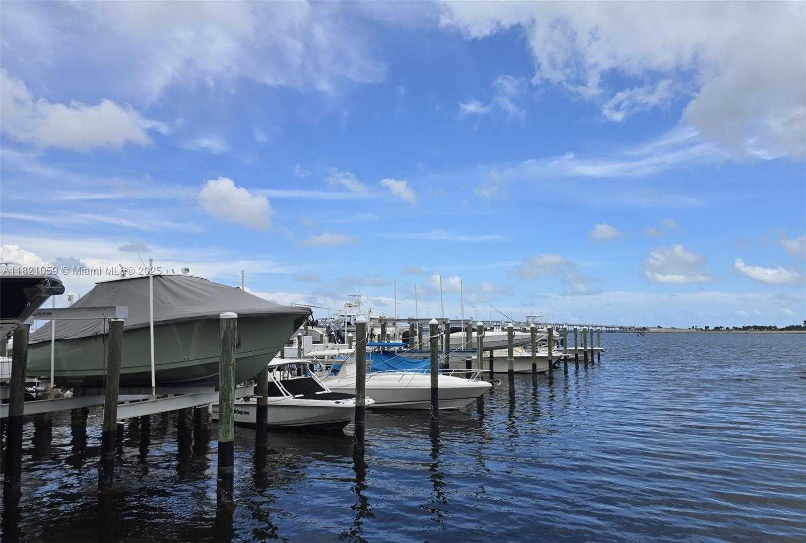 Small Image of 1901 BRICKELL AVE #B1508, Miami Number 43