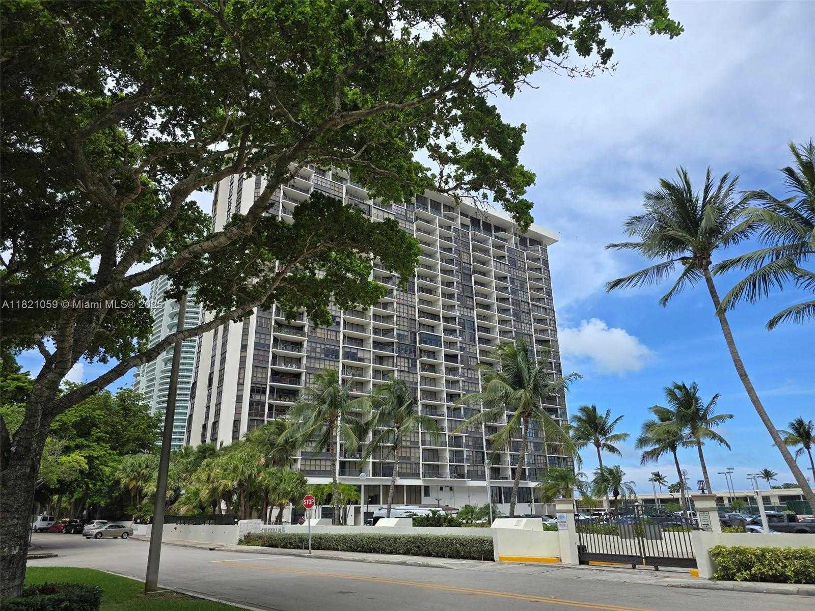Small Image of 1901 BRICKELL AVE #B1508, Miami Number 46