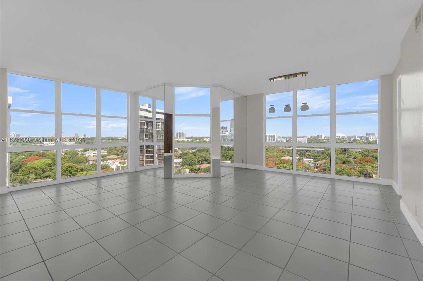 Small Image of 1901 BRICKELL AVE #B1508, Miami Number 5