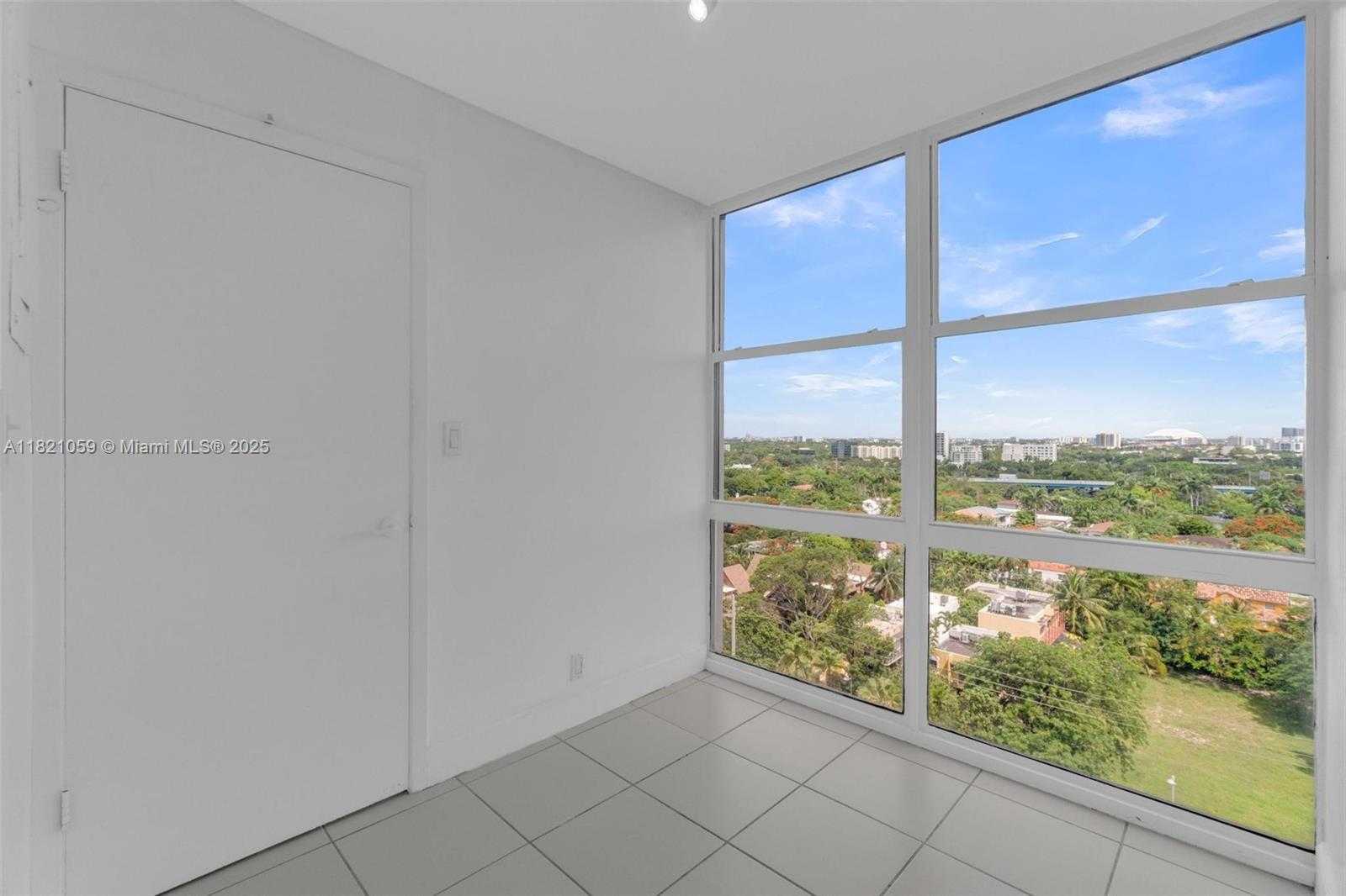 Small Image of 1901 BRICKELL AVE #B1508, Miami Number 7
