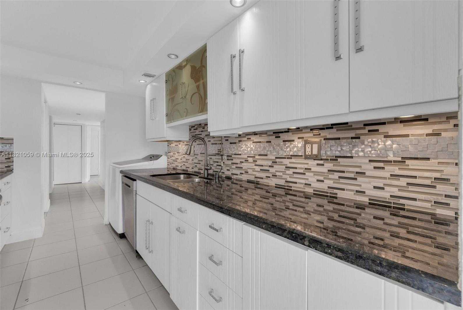 Small Image of 1901 BRICKELL AVE #B1508, Miami Number 9