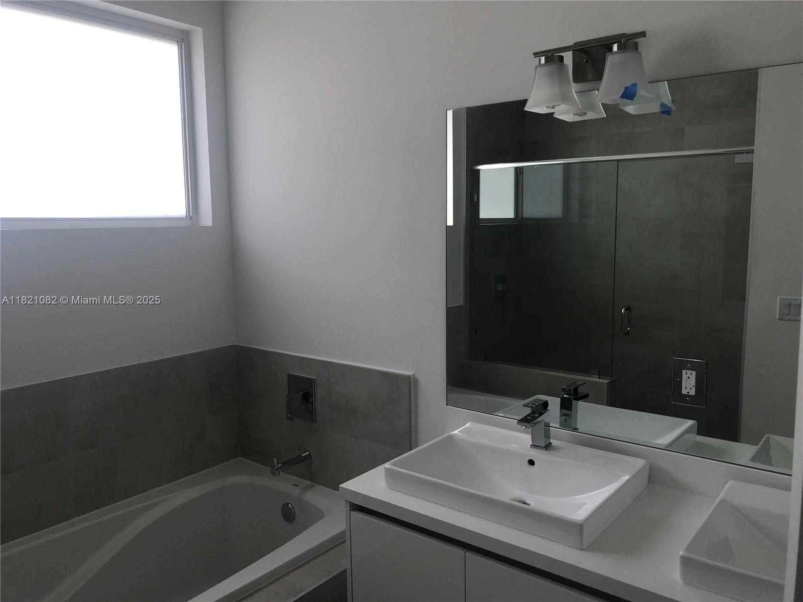 Small Image of 7227 NORTH WEST 103RD PATH, Doral Number 11