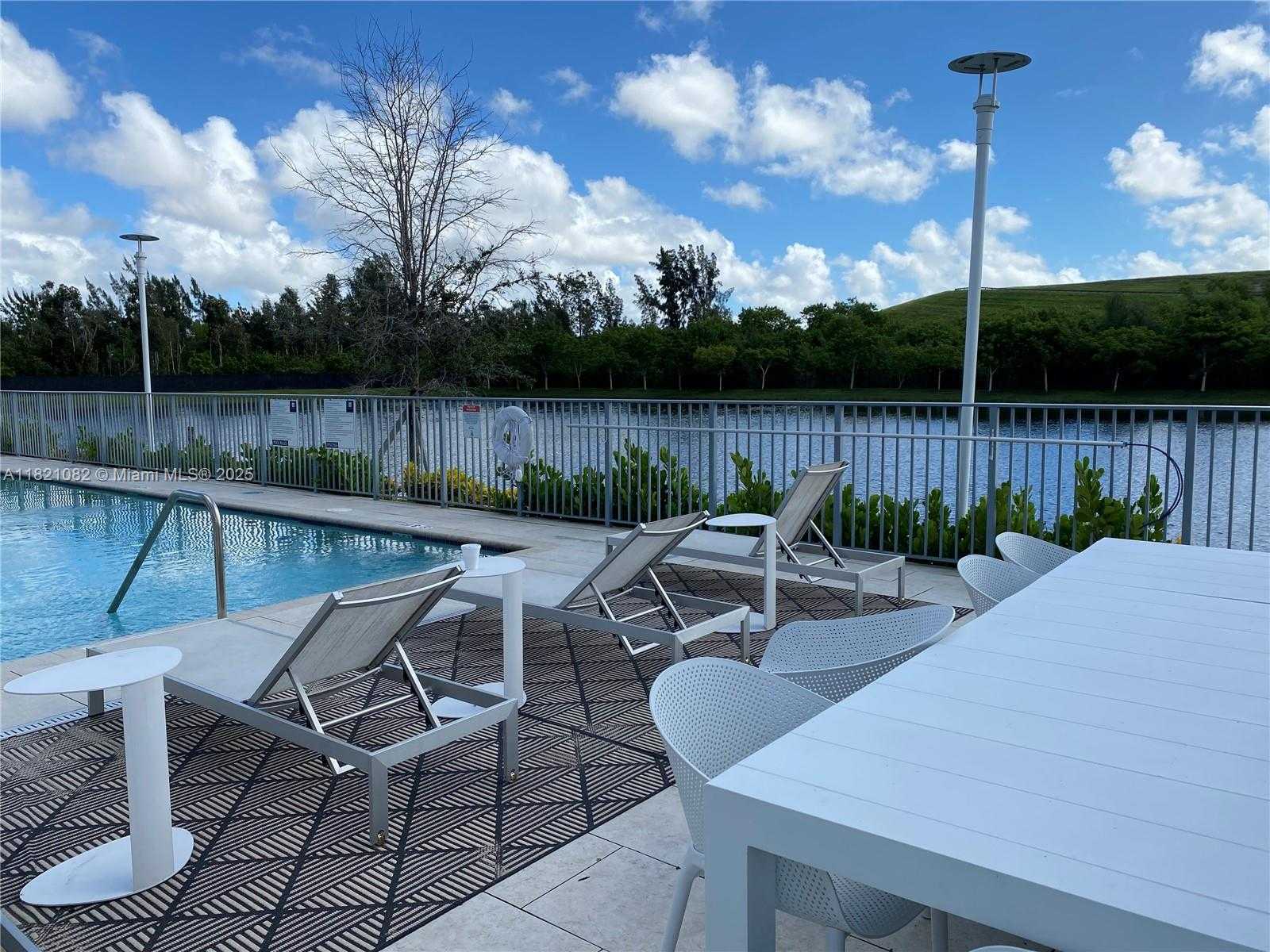 Small Image of 7227 NORTH WEST 103RD PATH, Doral Number 20