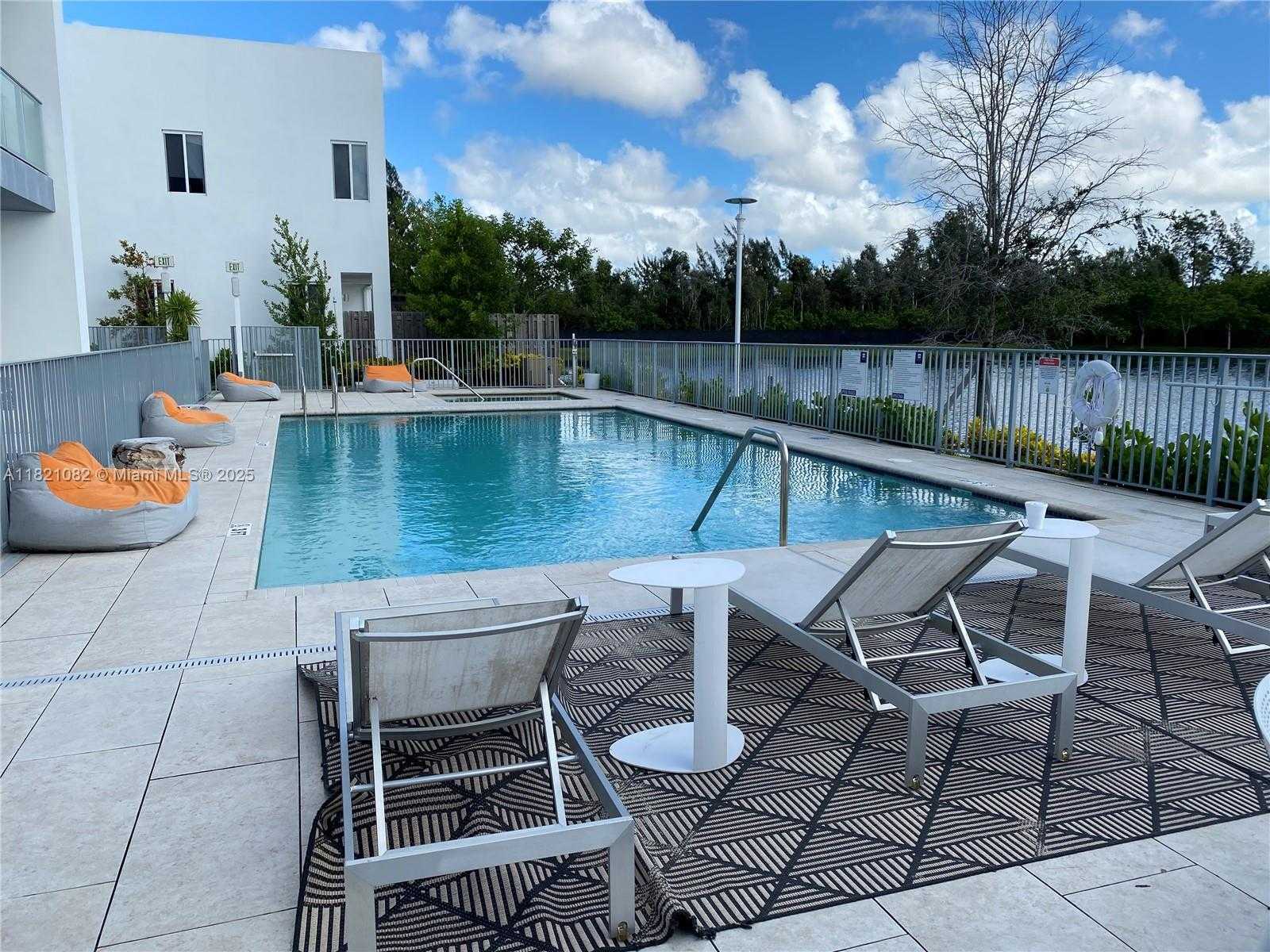 Small Image of 7227 NORTH WEST 103RD PATH, Doral Number 22