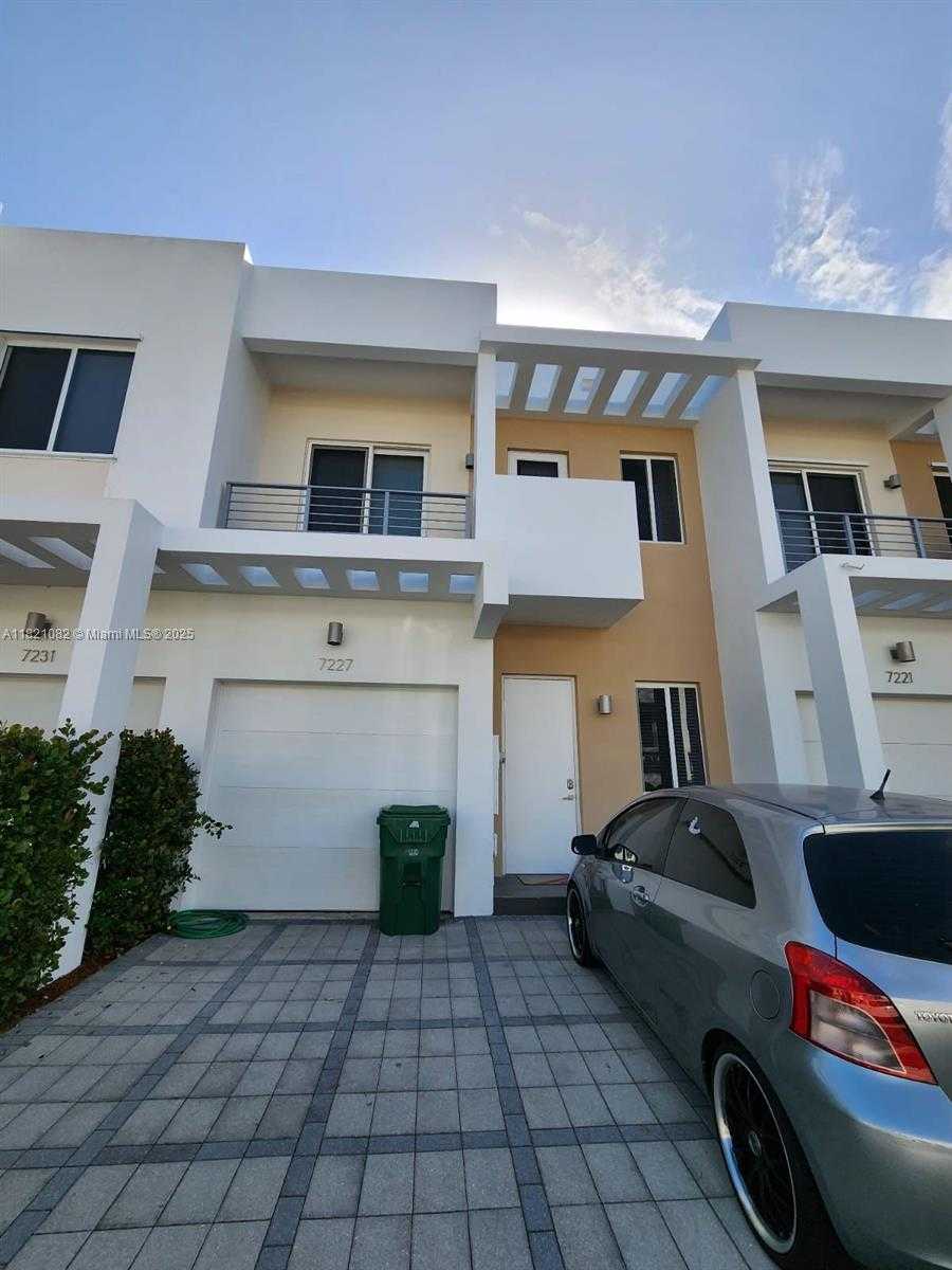 Small Image of 7227 NORTH WEST 103RD PATH, Doral Number 4