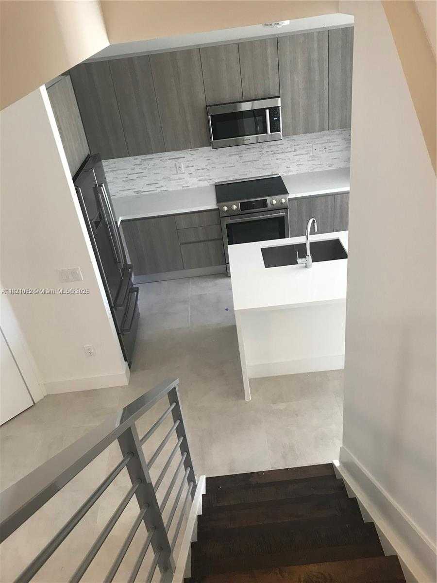 Small Image of 7227 NORTH WEST 103RD PATH, Doral Number 9