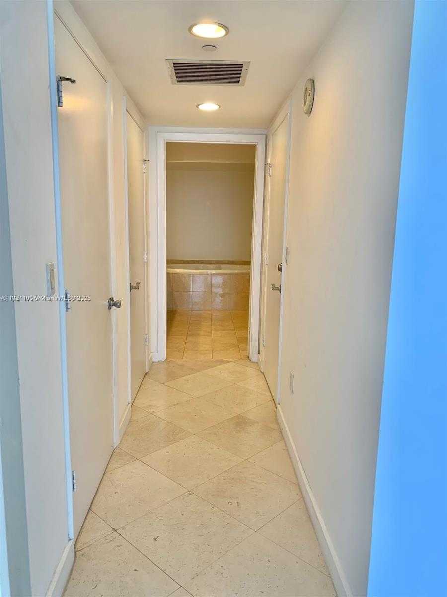 Small Image of 1800 SOUTH OCEAN DR #902, Hallandale Beach Number 16