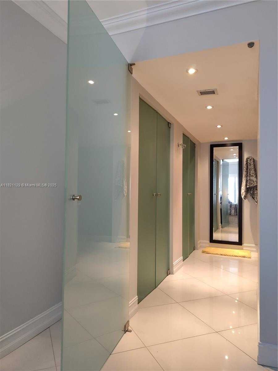 Small Image of 575 CRANDON BLVD #706, Key Biscayne Number 17