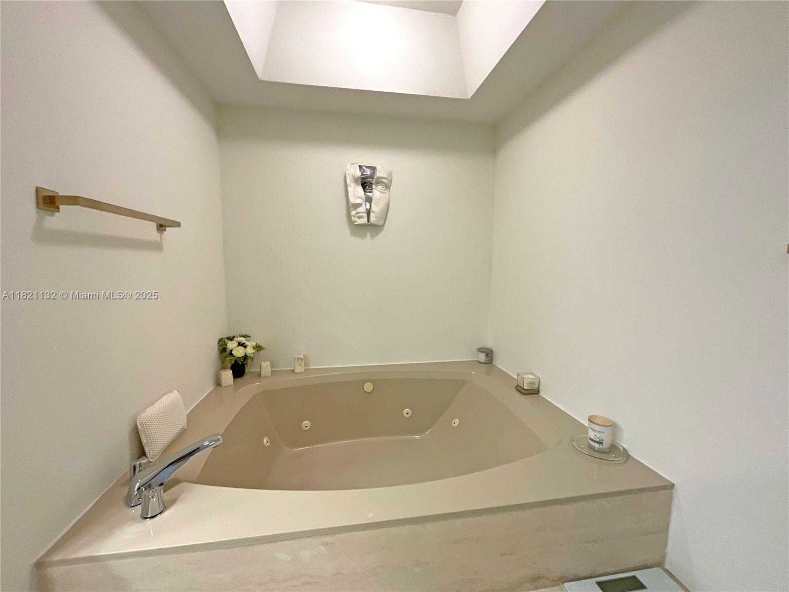 Small Image of 20191 EAST COUNTRY CLUB DR #1903, Aventura Number 15