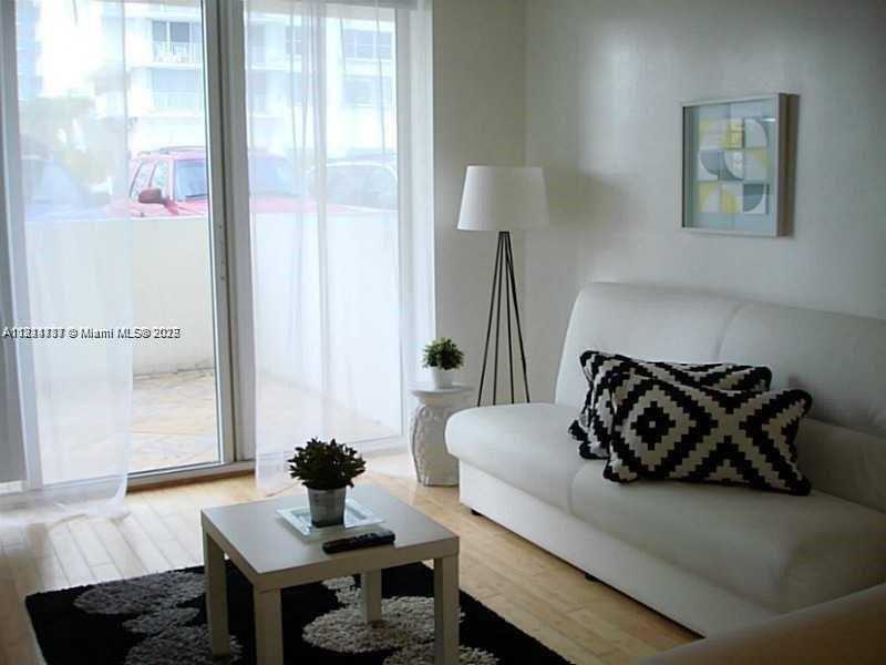 Small Image of 3001 SOUTH OCEAN DR #101, Hollywood Number 3