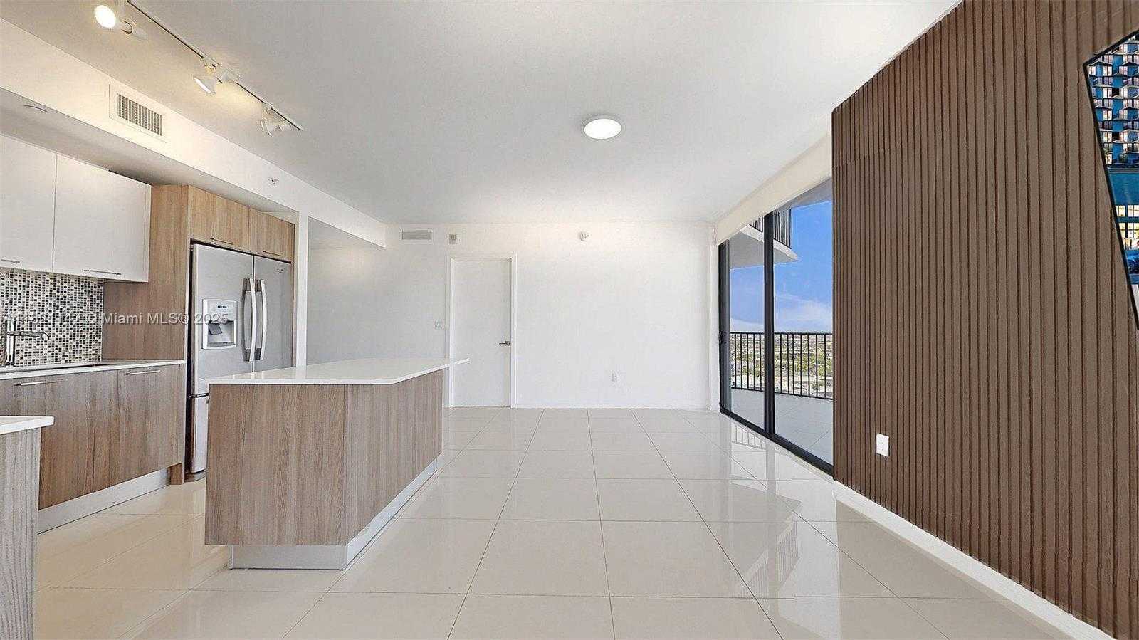 Small Image of 5300 PASEO BLVD #1701, Doral Number 11