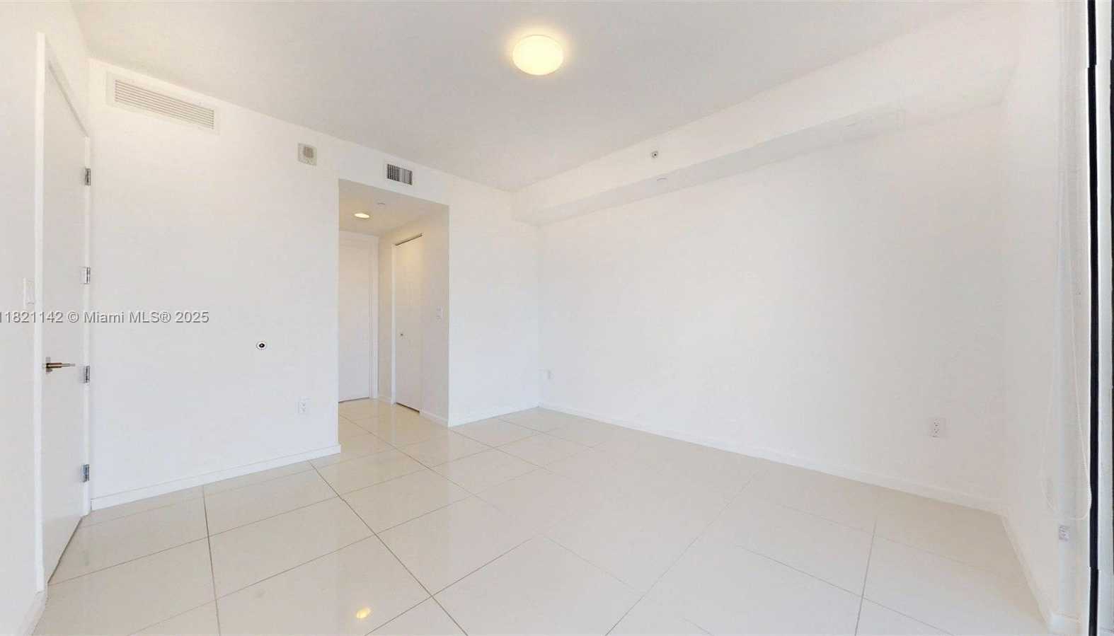 Small Image of 5300 PASEO BLVD #1701, Doral Number 22