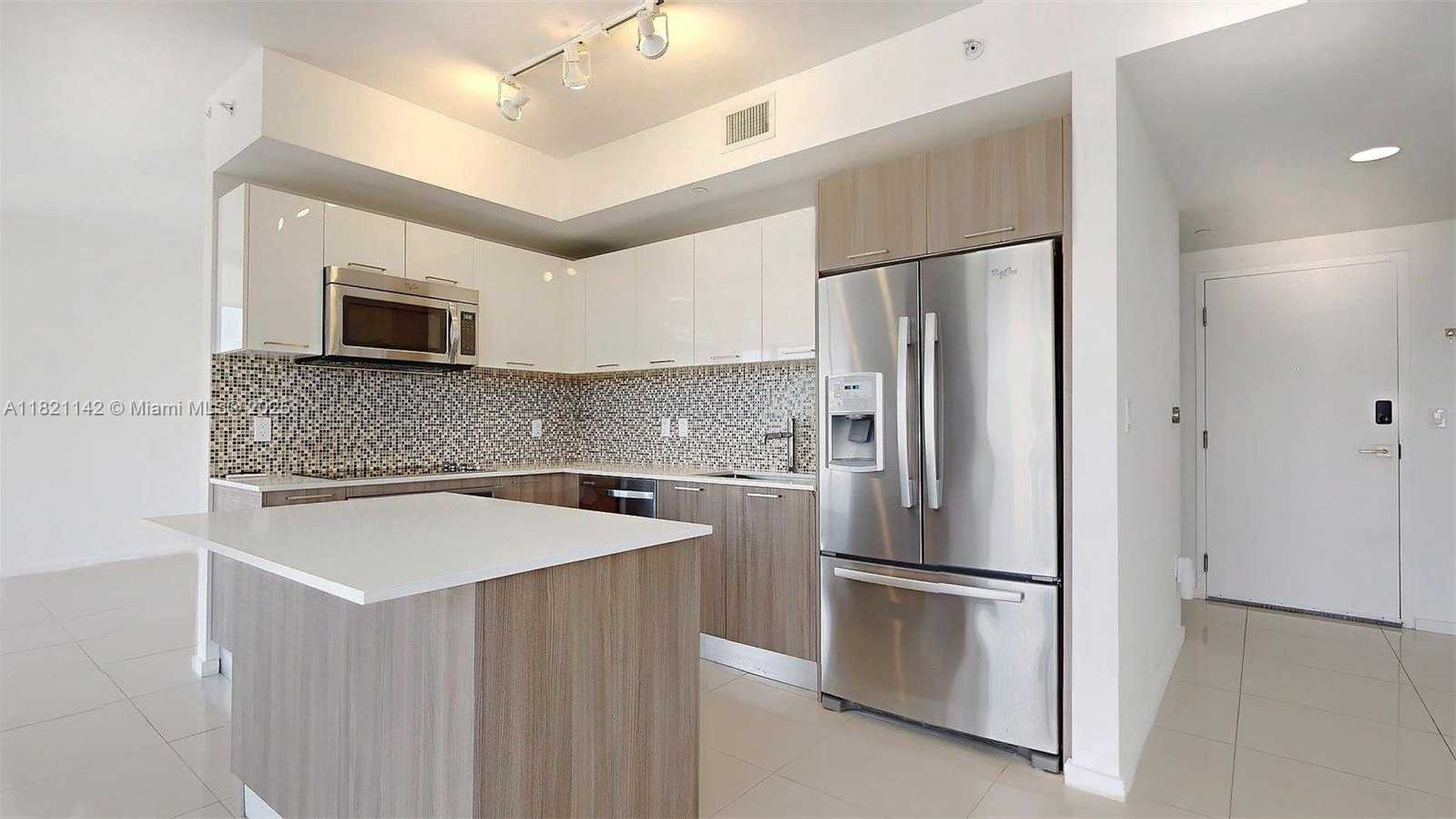 Small Image of 5300 PASEO BLVD #1701, Doral Number 3