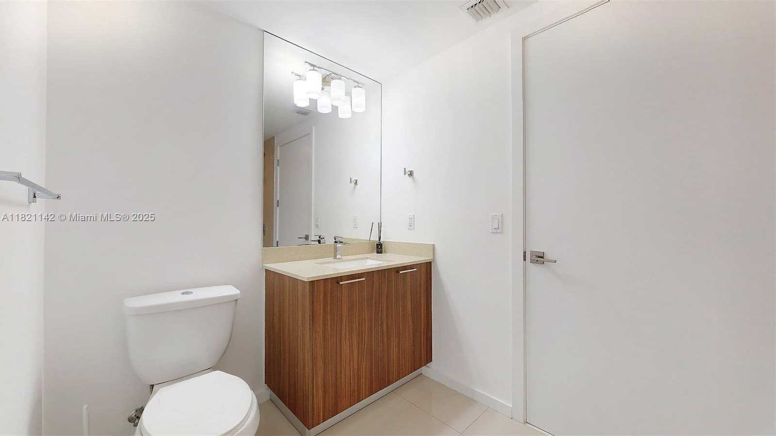 Small Image of 5300 PASEO BLVD #1701, Doral Number 32